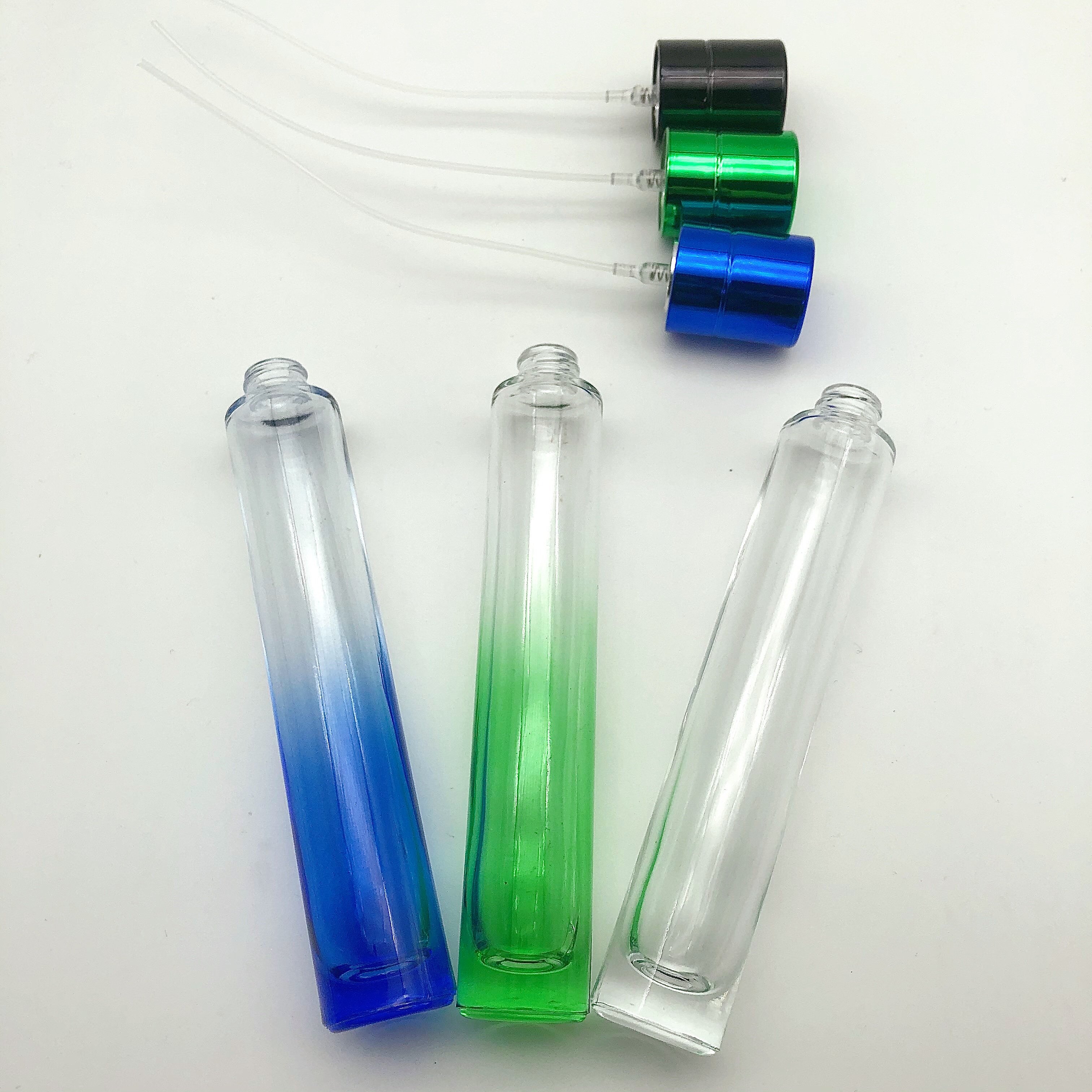 Colombia hot selling 30ml spray color straight round spray bottle color glass bottle empty perfume bottles wholesale