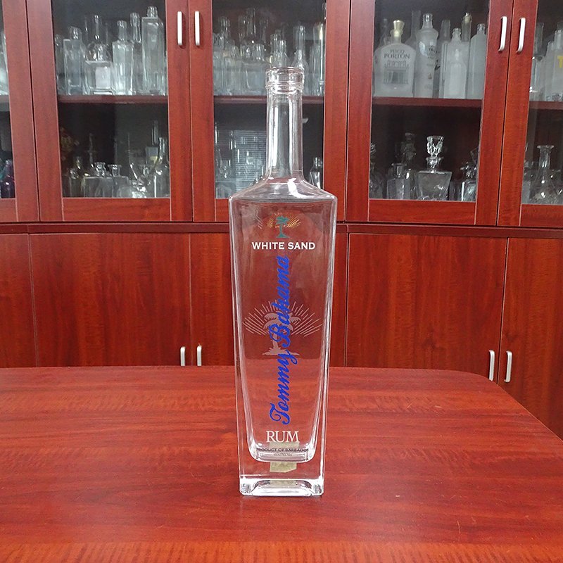 China 5cl 375ml 750 Ml 1000ml glass Gin bottle Liquor For Rum With Cork