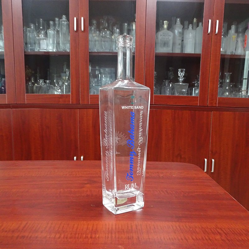 China 5cl 375ml 750 Ml 1000ml glass Gin bottle Liquor For Rum With Cork