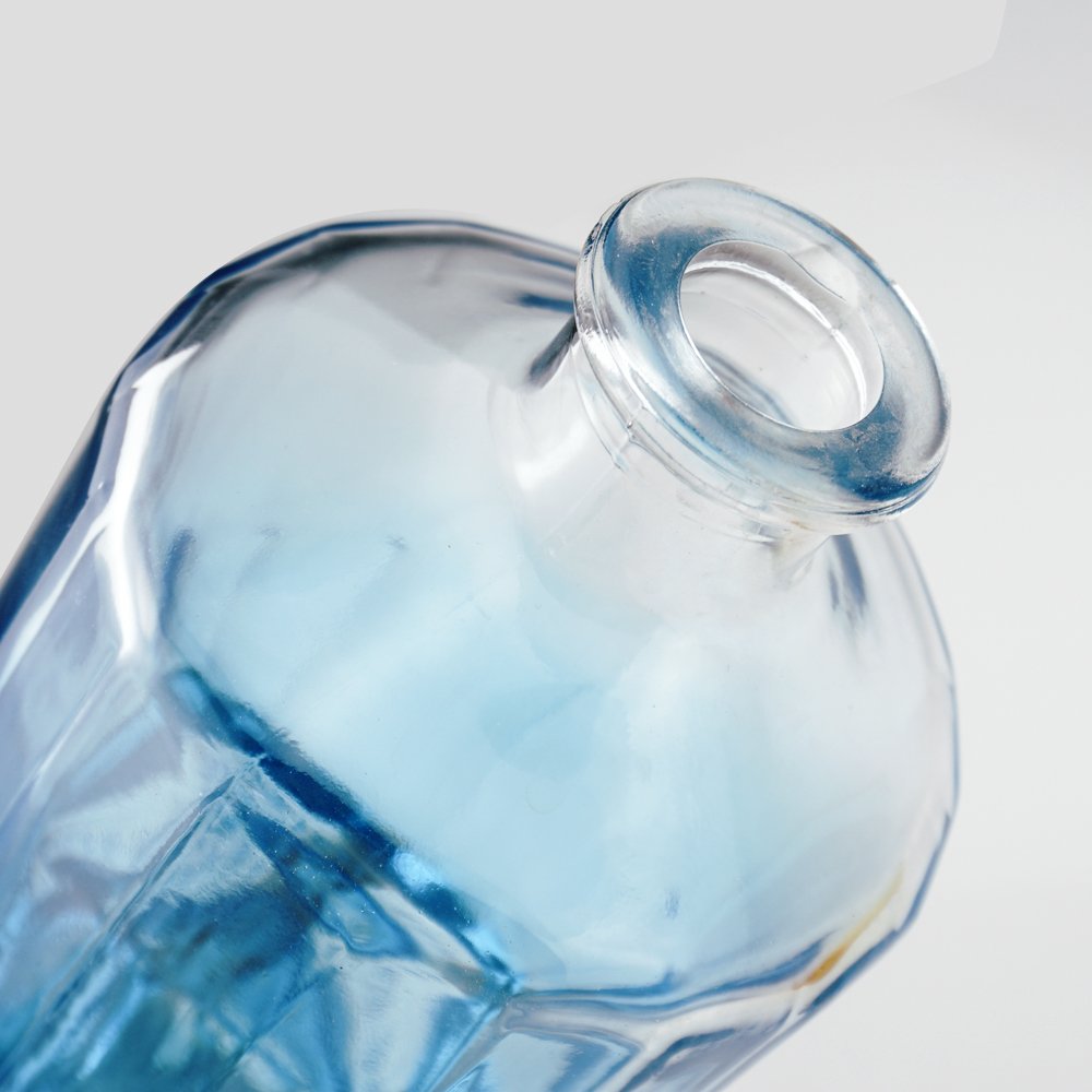 Wholesale factory unique shape glass rum whisky gin bottle liquor glass bottles 500ml 700ml 750ml