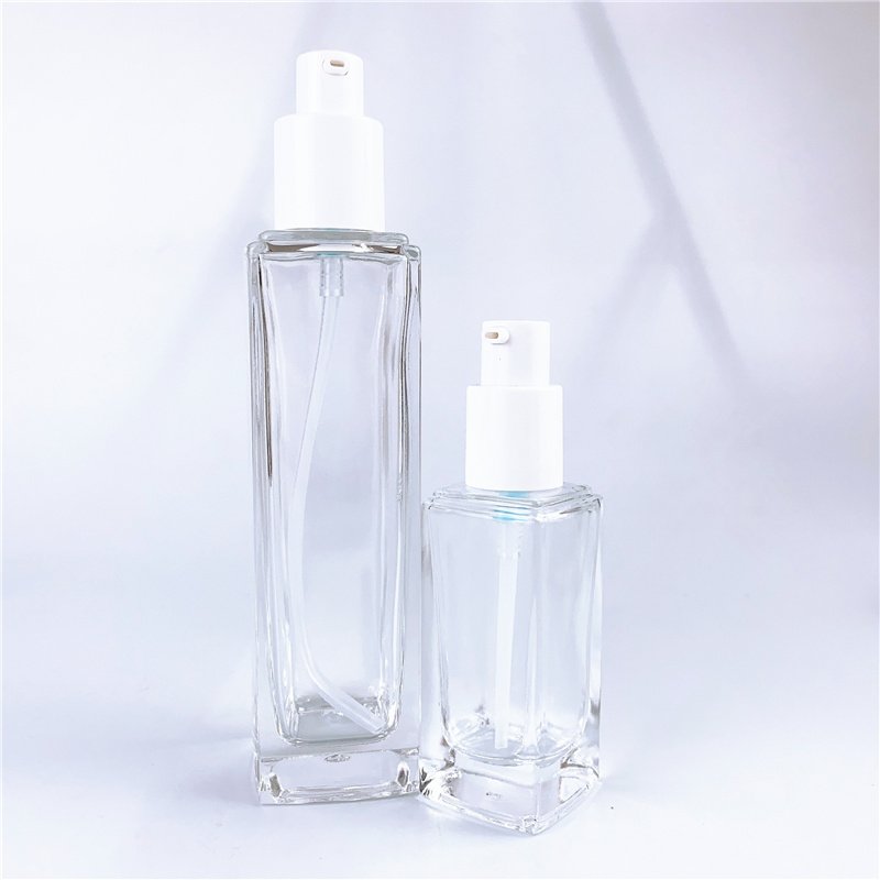 Thick bottom transparent square glass bottle free sample sprayable color cream bottle cosmetic packaging bottle