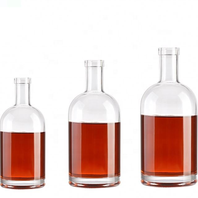 Low MOQ empty 375ml 500ml 700ml glass liquor bottle with cork custom 750ml whiskey vodka gin spirit glass bottle