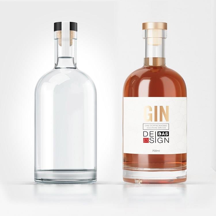 Low MOQ empty 375ml 500ml 700ml glass liquor bottle with cork custom 750ml whiskey vodka gin spirit glass bottle