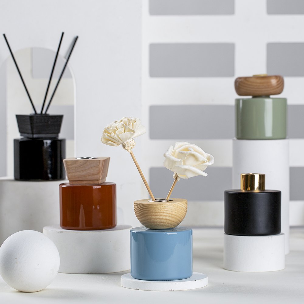 Square Glass 100ML 250ML Home Decoration Fragrance Empty Reed Diffuser Essential Oil Bottle With Wooden Lids