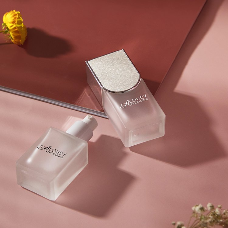 30 ML Glass Bottle Factory Wholesale New Empty Square Glass Spray Bottle Frost Luxury Serum Glass Bottles