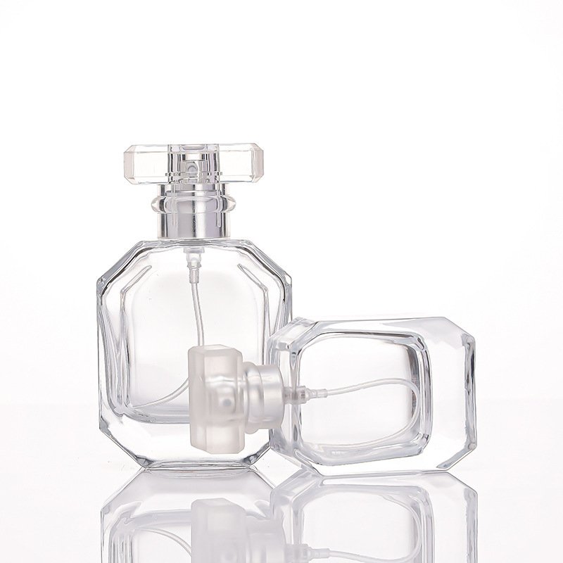 Wholesale Unique Crystal Luxury Empty Flat Square Perfume Bottle 30ml 50ml 100ml Spray Glass Bottles