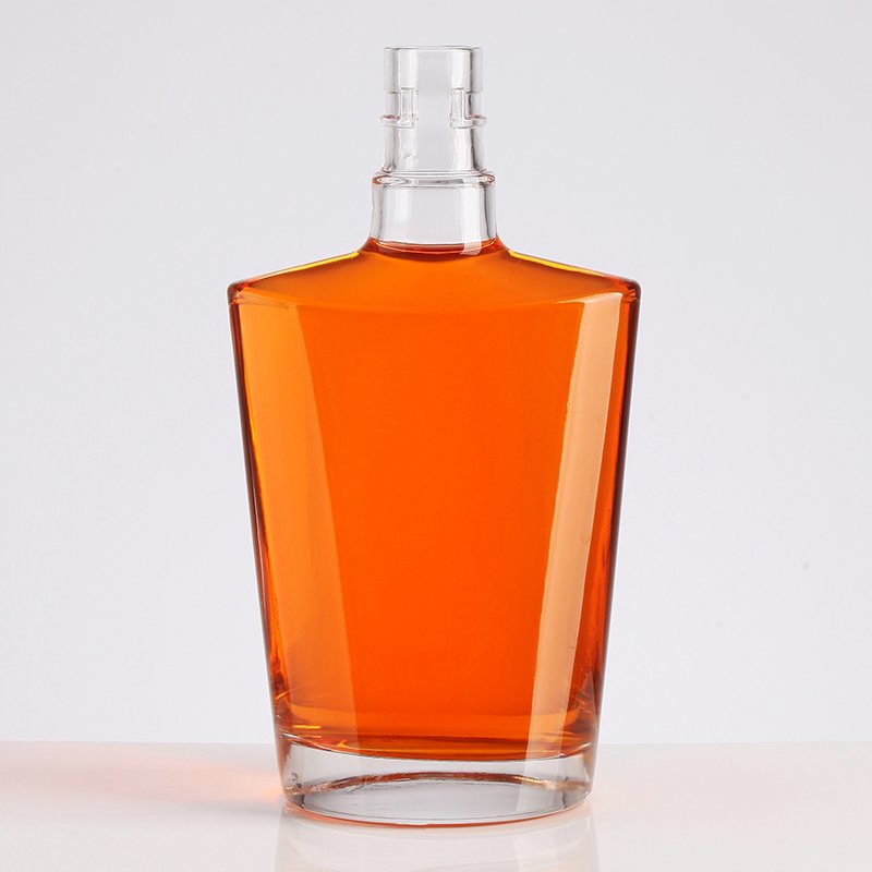 Excellent quality Factory wholesale 750 ml Glass Bottle with Cork For Brandy Vodka Whiskey Liquor