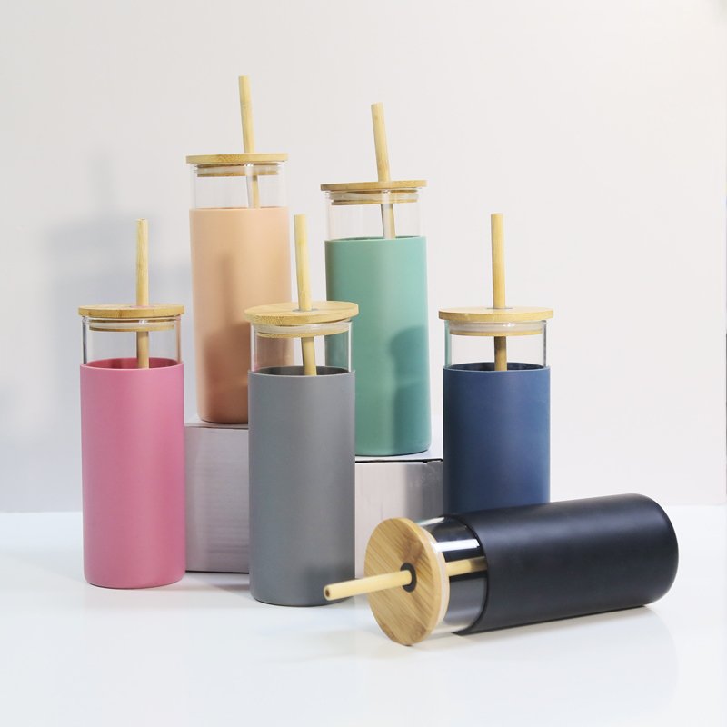 BPA FREE Insulated Glass Cold Cups Skinny Straw Tumbler Glass Water Bottle With Silicone Sleeve And Bamboo Lid For Drinking