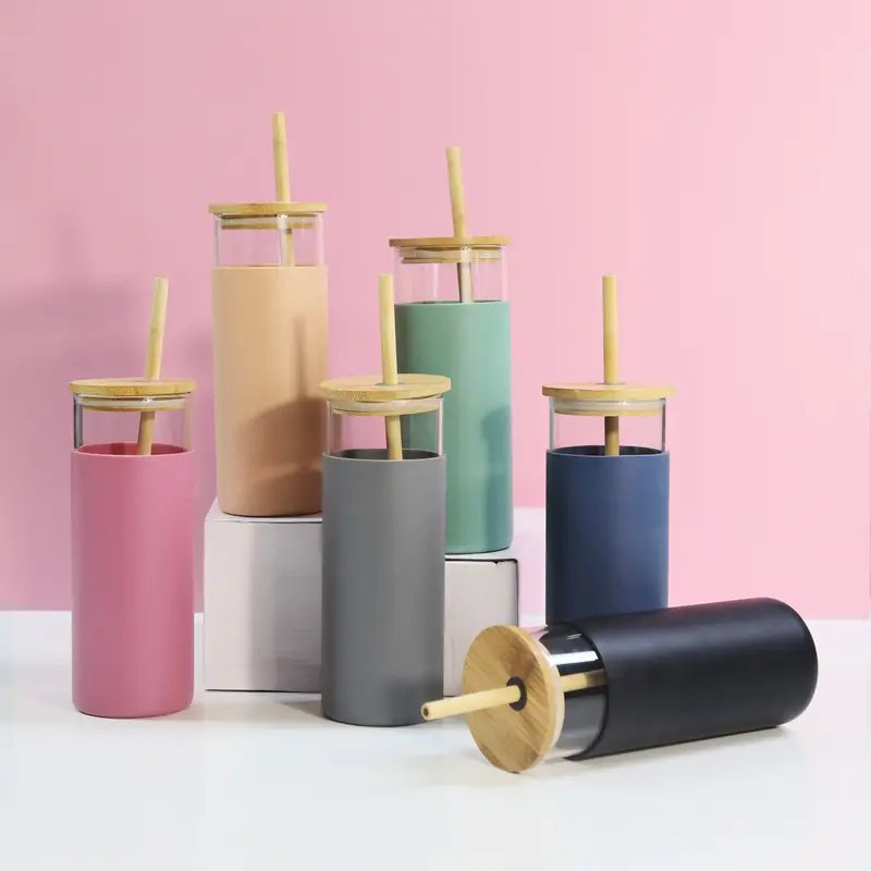 BPA FREE Insulated Glass Cold Cups Skinny Straw Tumbler Glass Water Bottle With Silicone Sleeve And Bamboo Lid For Drinking