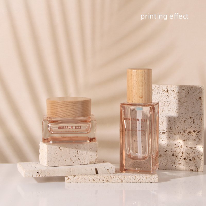 Skin care glass bottle new spot 120ml emulsion glass bottle solid wood lid cream cream cream sub-bottle can print logo