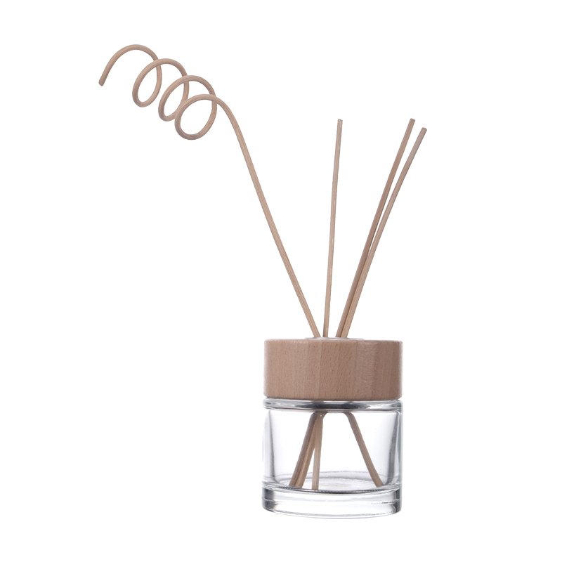 Home Decoration 50ml 100ml Empty Round Fragrance Aroma Oil Reed Diffuser Glass Bottle With Wooded Lid Rattan Stick