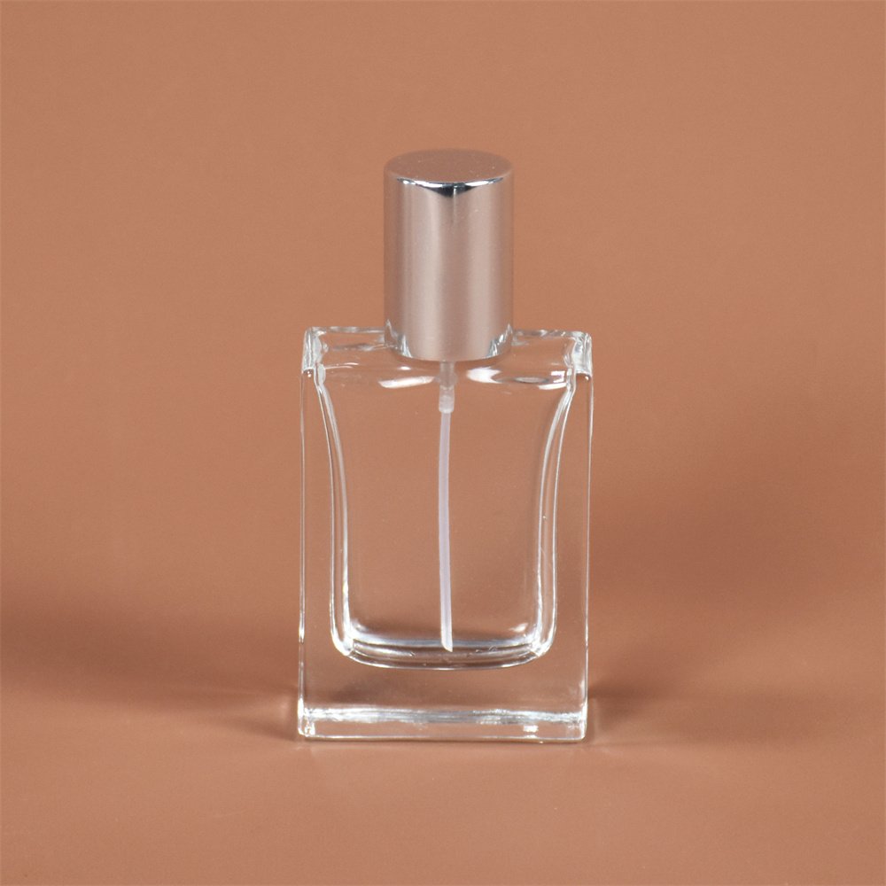 Recyclable empty custom square frosted cosmetic wholesale glass perfume spray pump bottle
