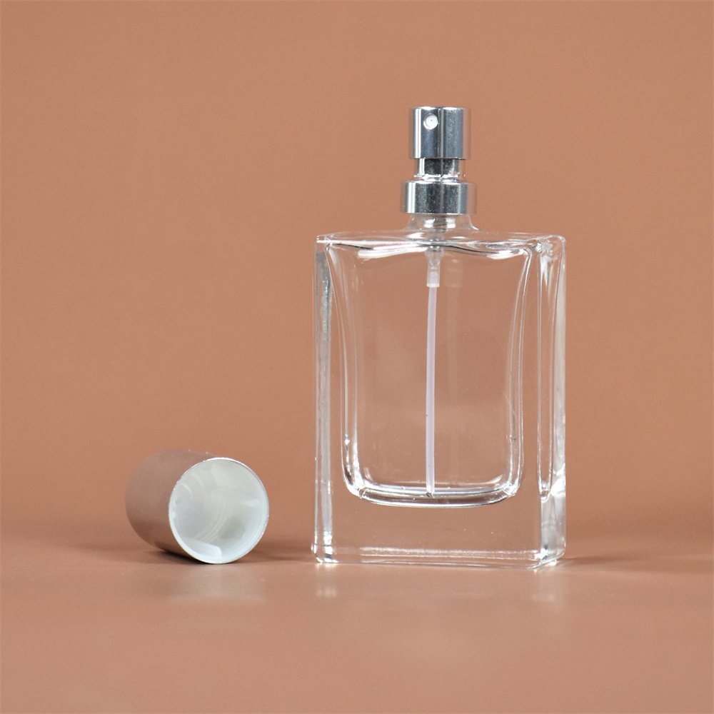 Recyclable empty custom square frosted cosmetic wholesale glass perfume spray pump bottle