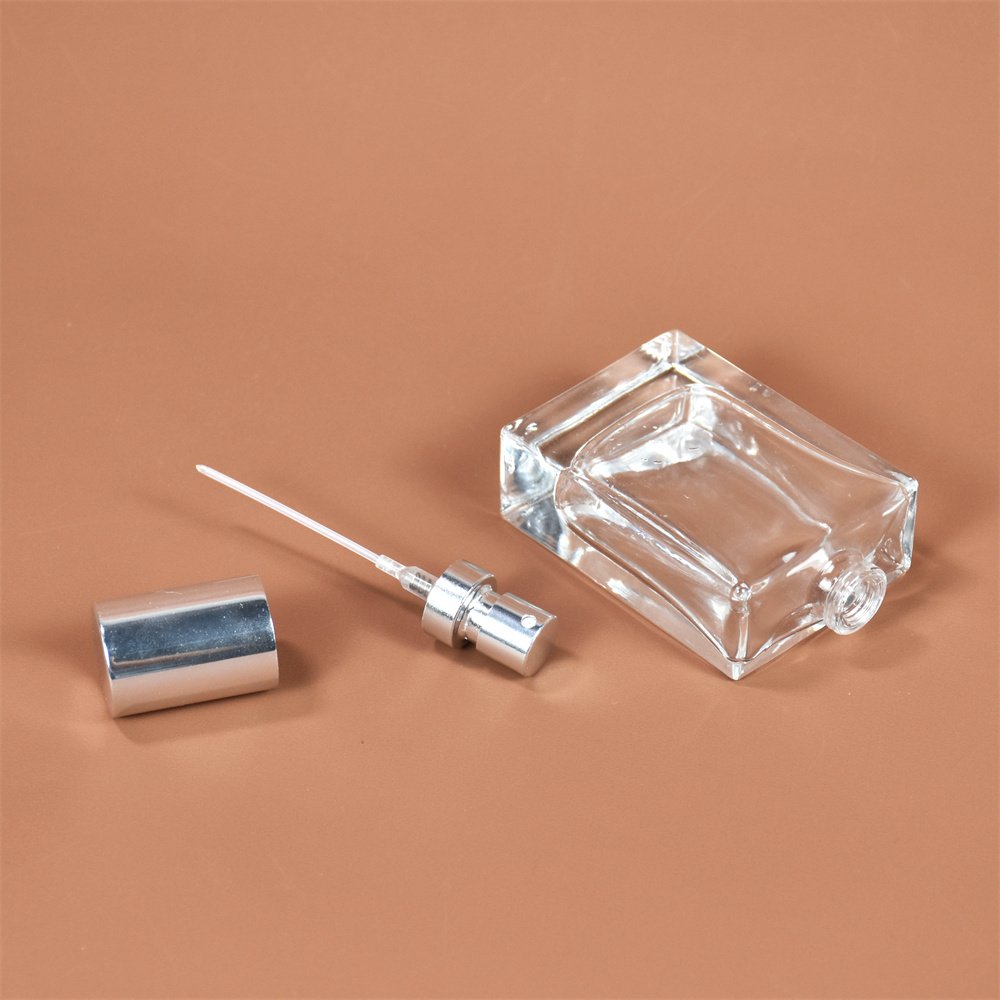Recyclable empty custom square frosted cosmetic wholesale glass perfume spray pump bottle