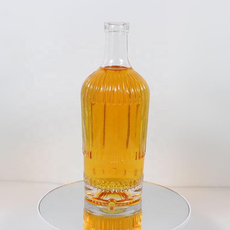 Customized Bottle Woman Body Shape Glass Bottle 300ml Luxury Spirits Glass Bottle for Vodka Whiskey Xo Tequila with Cork
