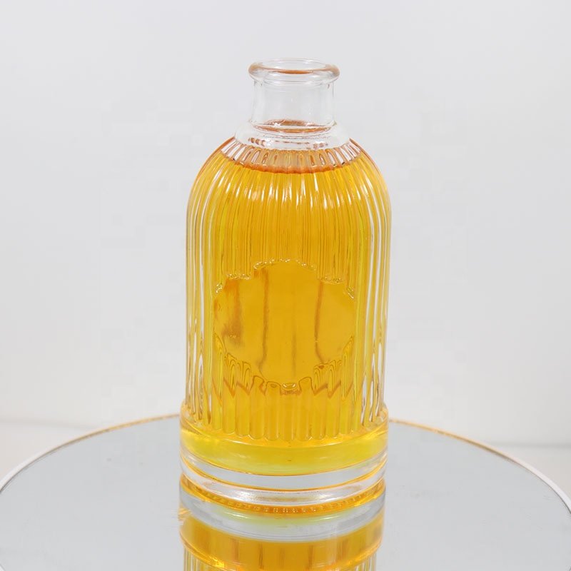 Customized Bottle Woman Body Shape Glass Bottle 300ml Luxury Spirits Glass Bottle for Vodka Whiskey Xo Tequila with Cork