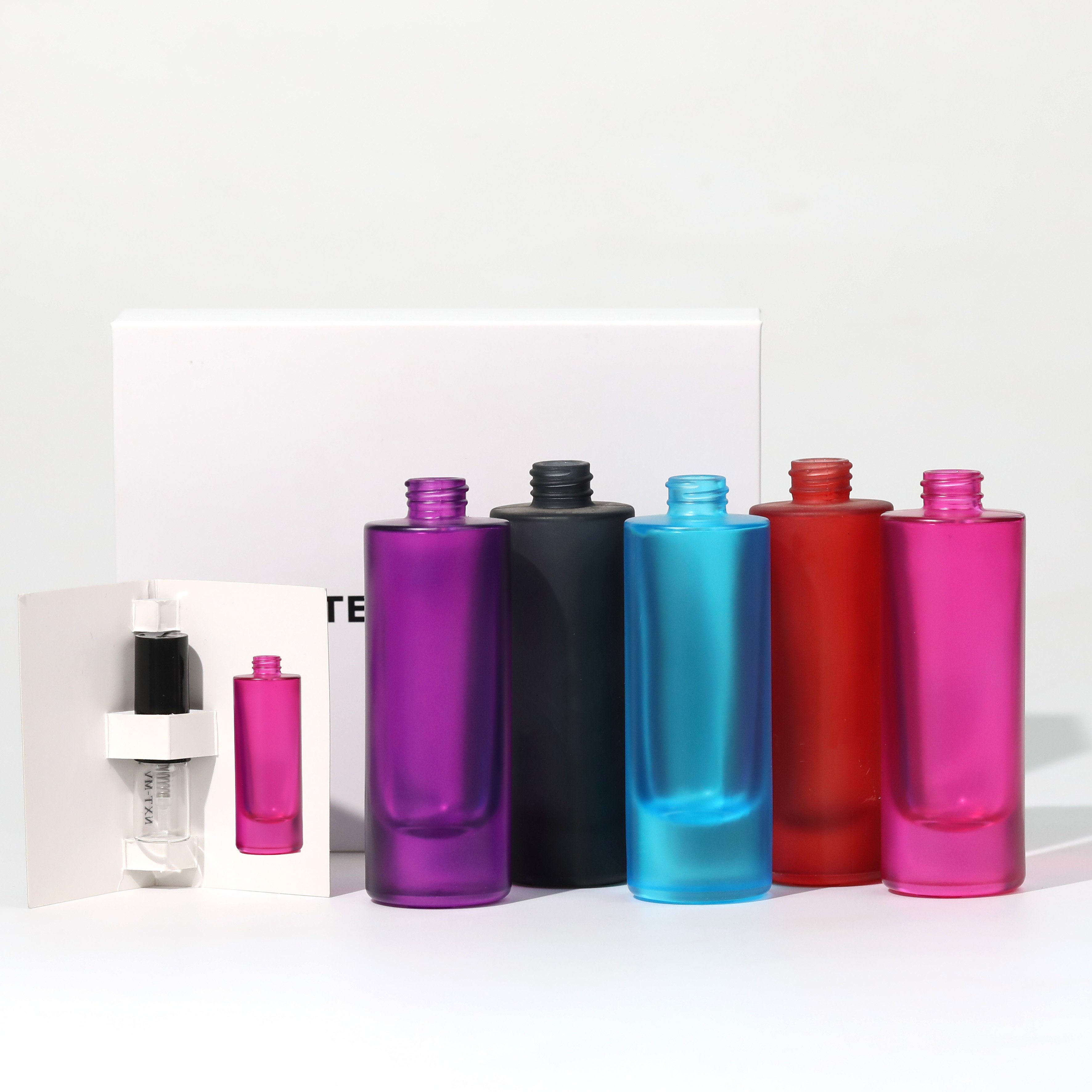Wholesale Luxury 30Ml Glass Perfume Bottle Perfume Bottle With Pump Spray ,Round Refillable Perfume Glass Bottle