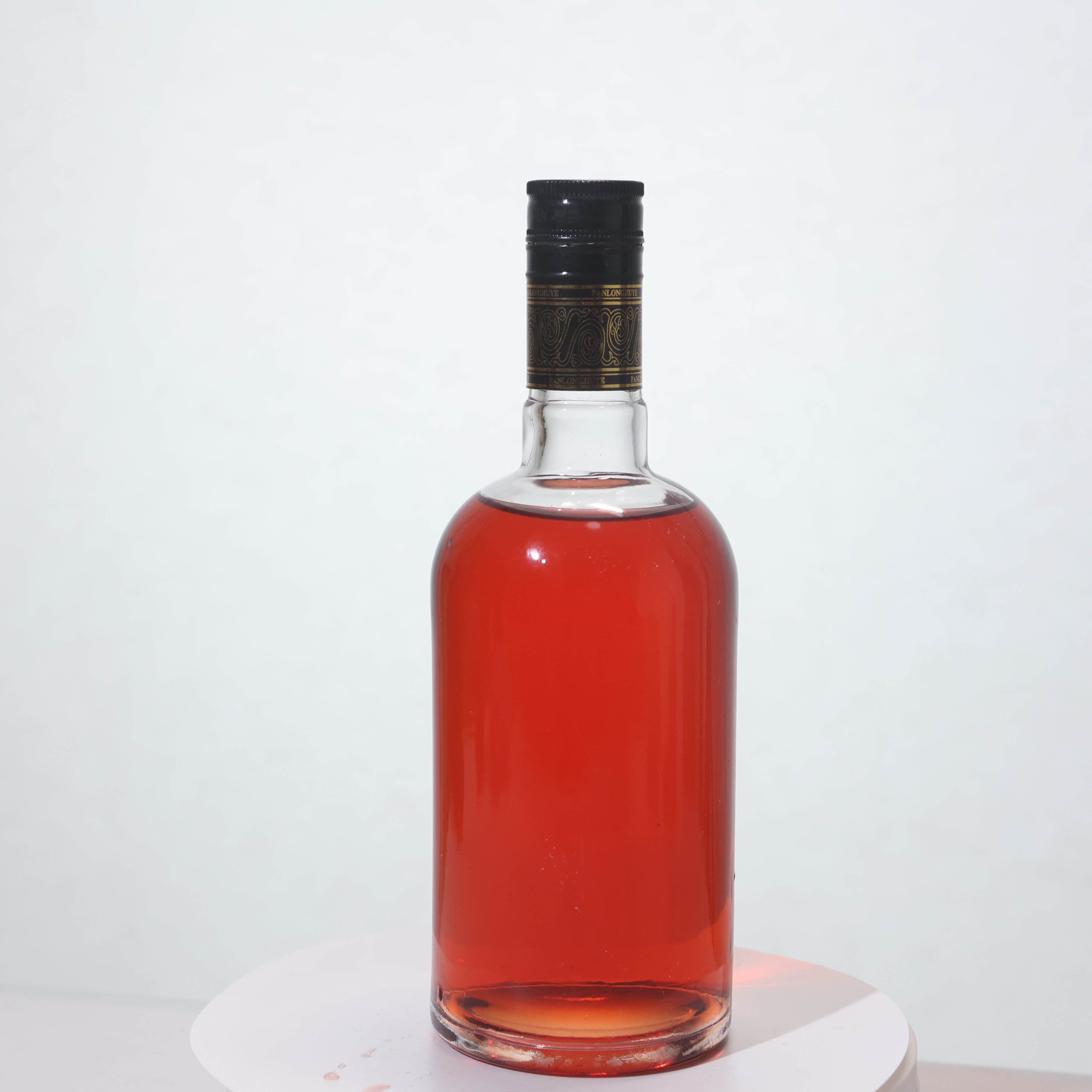 Custom Food Grade Soda Lime Empty Glass Round 100ml 200ml 375ml 450ml 750ml Vodka Whisky Gass Wine Bottles With Black Screw Cap