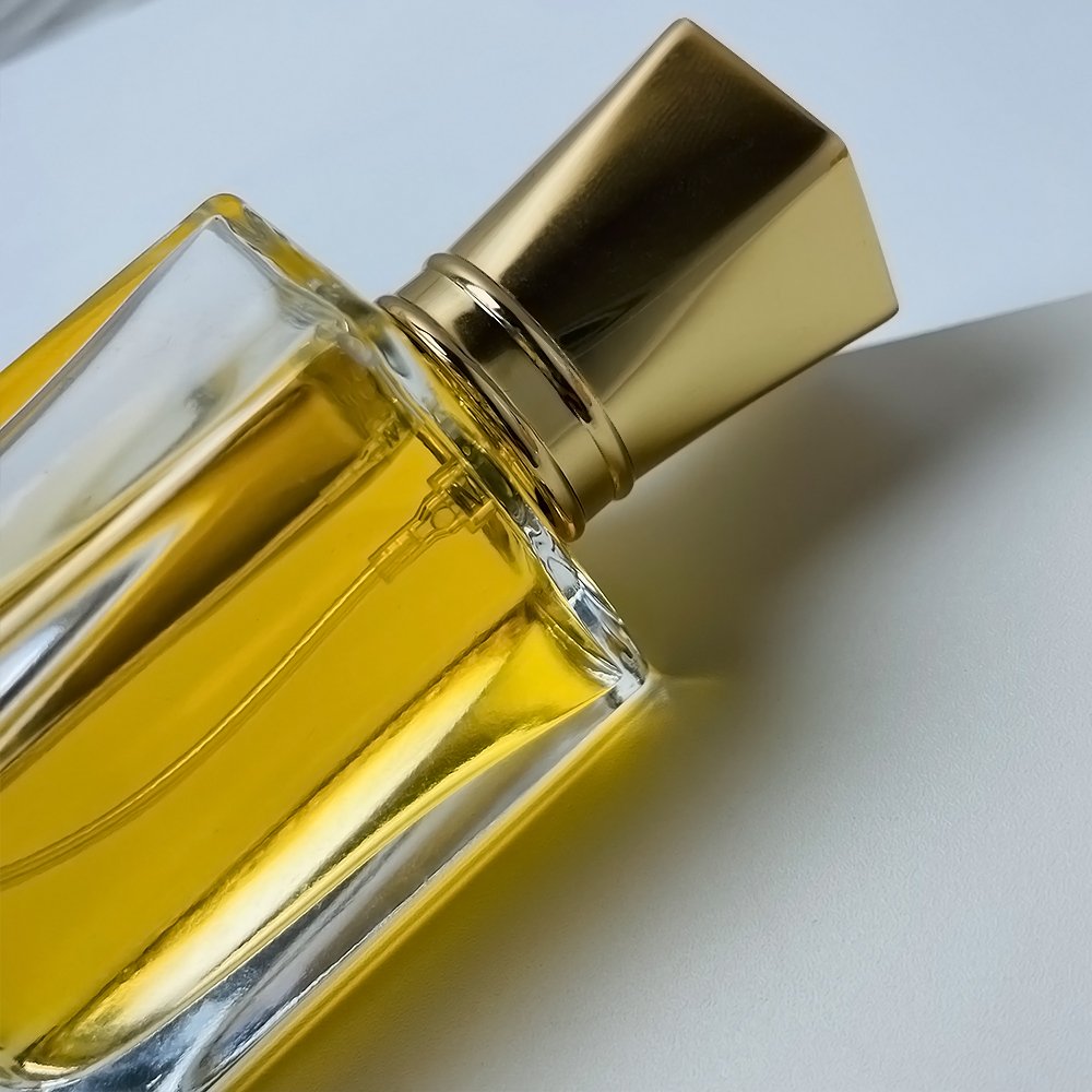 Luxury High Grade Custom Double Wall 50Ml Crystal Glass Perfume Bottles Square Clear Cheap Cosmetic Spray Bottles