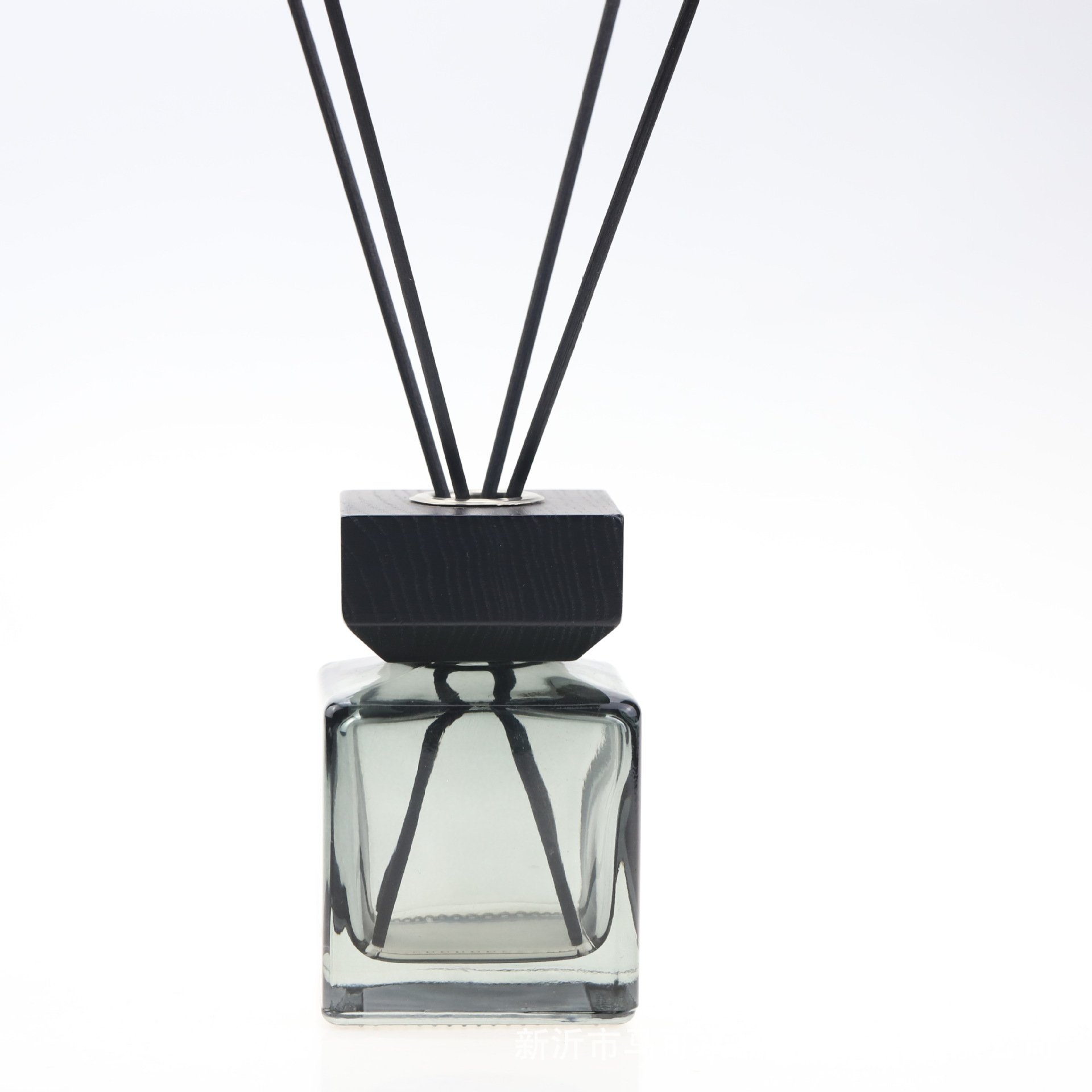 Factory supply empty reed diffuser glass bottle 150ml 200ml 500ml reed diffuser bottle with stick and box