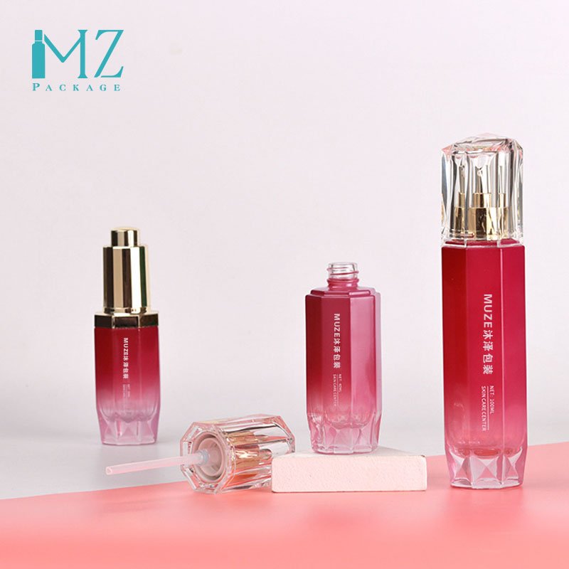 Lotion Cosmetic Set Luxury Glass Cosmetic Skincare Set Essential Oil Glass Bottles Wholesale