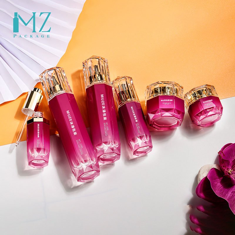 Lotion Cosmetic Set Luxury Glass Cosmetic Skincare Set Essential Oil Glass Bottles Wholesale