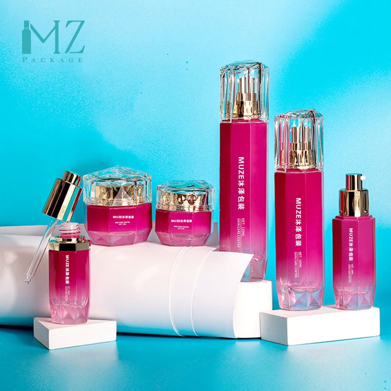 Lotion Cosmetic Set Luxury Glass Cosmetic Skincare Set Essential Oil Glass Bottles Wholesale