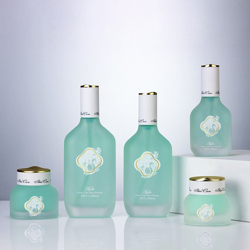 high quality cosmetics cream empty glass spray pump bottle