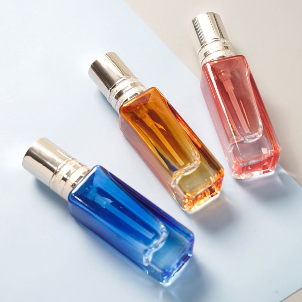 Various specifications low price 25Ml foundation bottle Pink/blue/orange transparent emulsion/foundation glass bottle