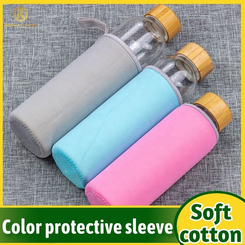 Wholesale bamboo top lid Clear Borosilicate Glass Bottle silicone sleeve nice water bottle botella de agua for Drink juice