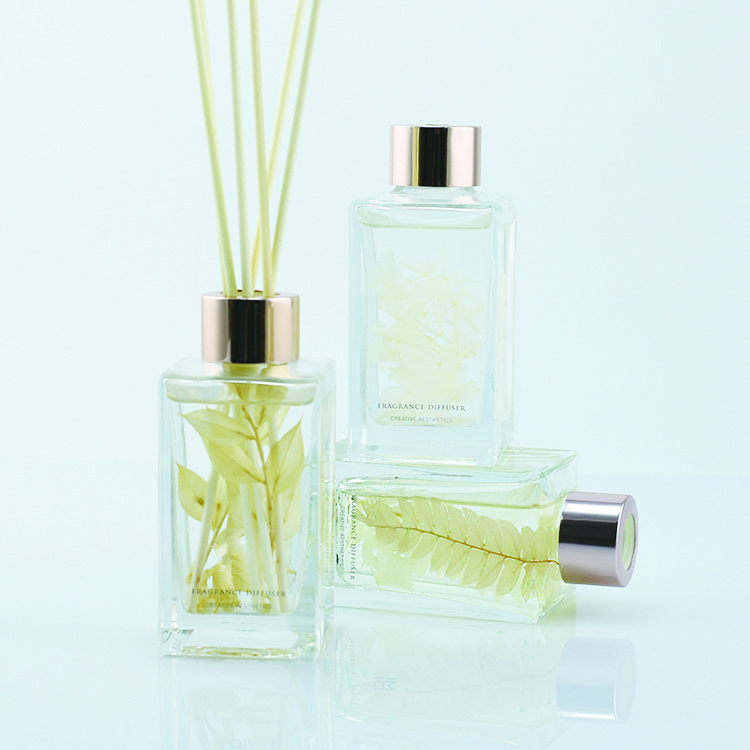 Hot sale OEM Luxury home fragrance decor reed diffuser glass bottle natural soaking flower diffuser reed oil base refill 100ml
