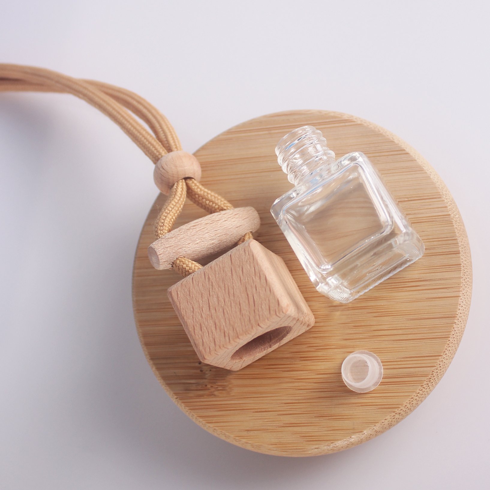 6ML 8ML For auto accessory Square wooden cover with wooden ball car diffuser bottles perfume pendant glass container