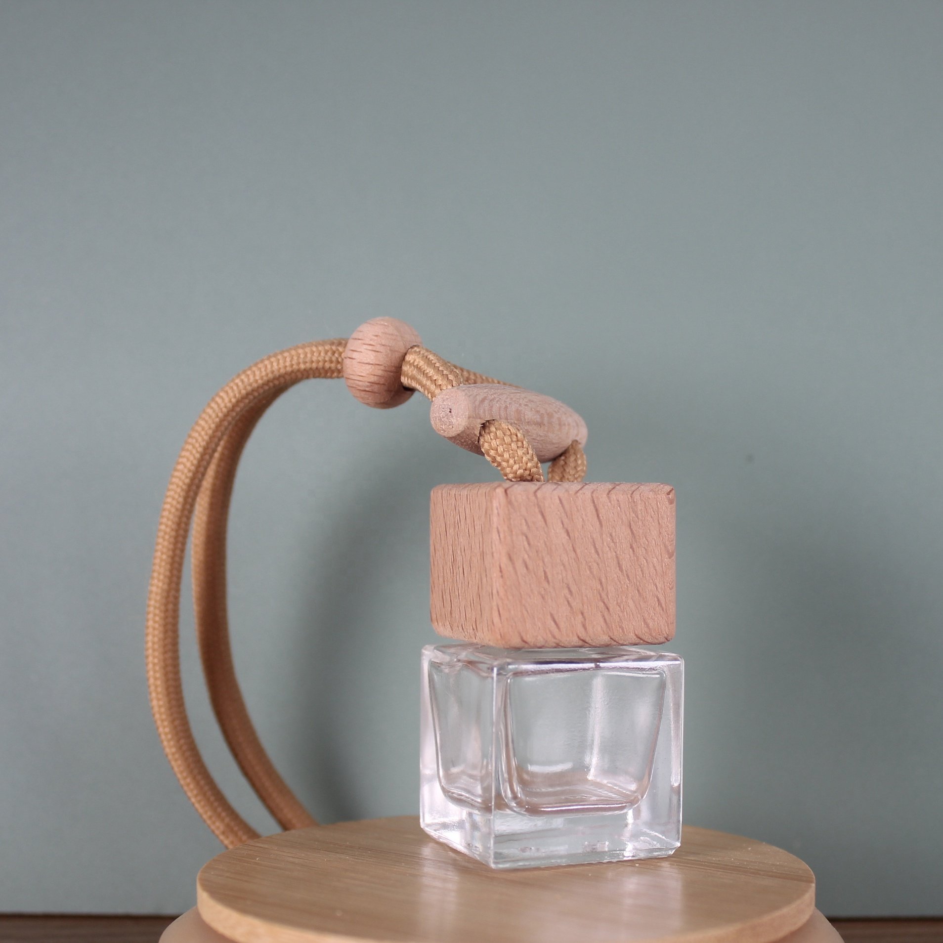 6ML 8ML For auto accessory Square wooden cover with wooden ball car diffuser bottles perfume pendant glass container