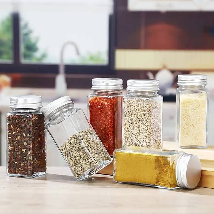 Support Customized Label 120ml 4OZ Glass Spice Jar Pepper Seasoning Glass Bottle With Bamboo And Wooden Lid