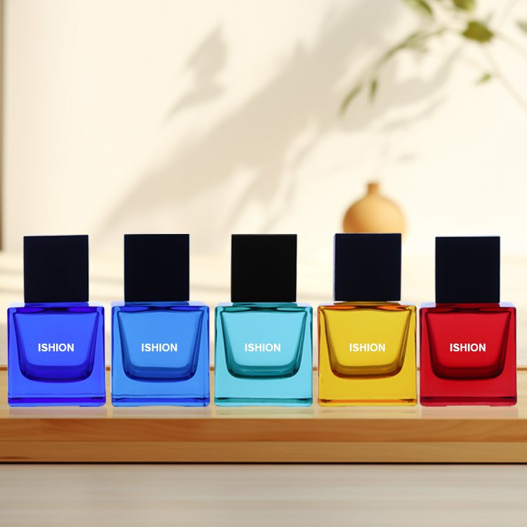 Wholesale Luxury Black Square 30 ml 50ml Perfume Bottles Spray Glass Empty Perfume Bottle With Box Packaging And Customized Lid