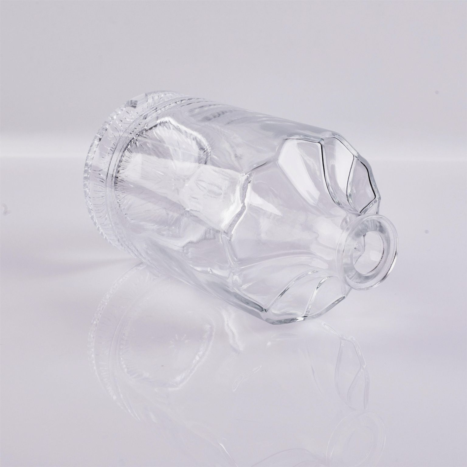 Wholesale empty liquor glass bottle 500ml 700ml whisky vodka brandy tequila gin rum round alcohol glass bottle