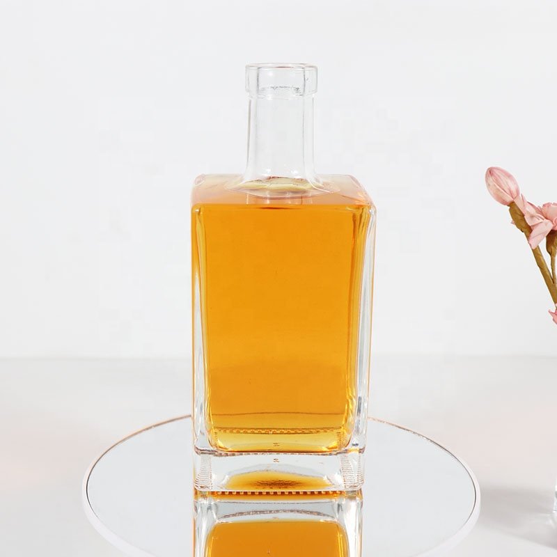 Violin Shape Bottle 700ml Glass Bottle Super Flint Glass Liquor Bottle Vodka Gum Brandy Bourbon with Cork Stopper
