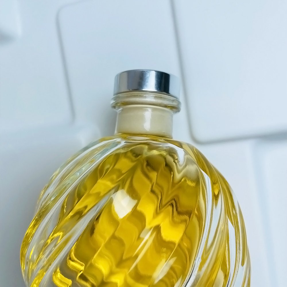 Factory Price Luxury Empty Frosted Unique Shape Round Home Fragance Aroma Glass Bottle Reed Diffuser Glass Bottle
