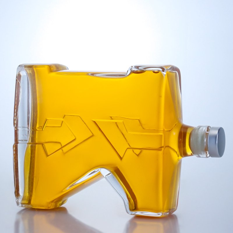 Custom Design Clear letter K Shape Whiskey Glass Bottle Heavy Base 750ML Vodka Bottle With Cork Top