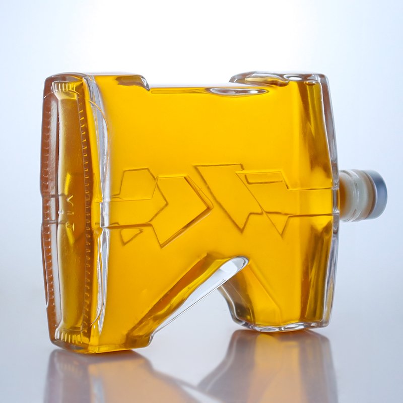 Custom Design Clear letter K Shape Whiskey Glass Bottle Heavy Base 750ML Vodka Bottle With Cork Top