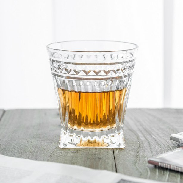 New Design Lead Free Crystal Glass Bottle Whiskey Decanter Crystal Wine Decanter Hot Sell Engraved Crystal Whiskey Decanter Set