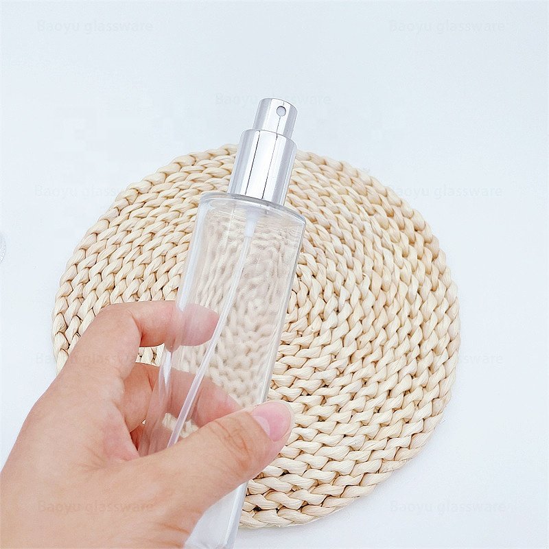 China Custom cosmetic packing 20ml 30ml 40ml 50ml 60ml 80ml 100ml 120ml Empty Classic Glass Bottles with spray Pumps