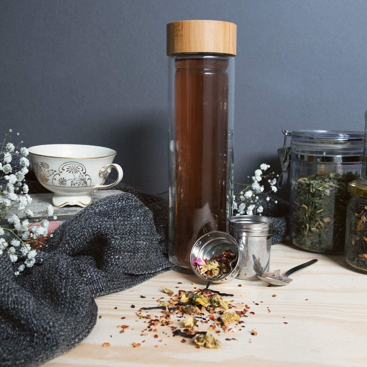 Wholesale Double Wall High Borosilicate Crystal Glass Fruit Tea Bottles Coffee Mugs with Tea Infuser For Loose Leaf Tea Fruit