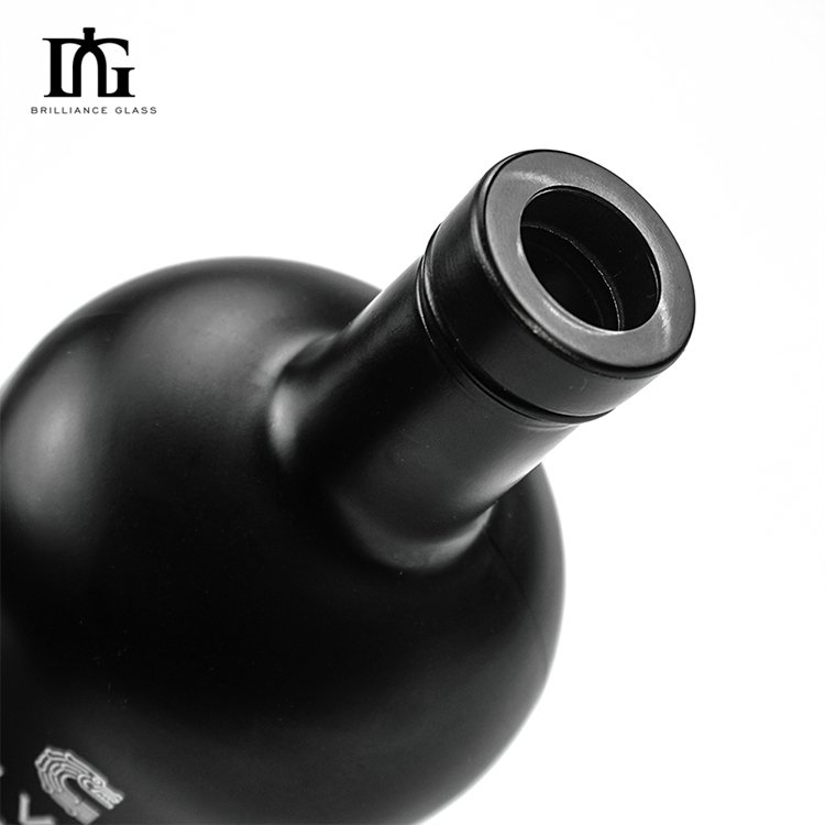 Wholesale factory round shape glass rum whisky gin bottle liquor glass bottles 500ml 700ml 750ml