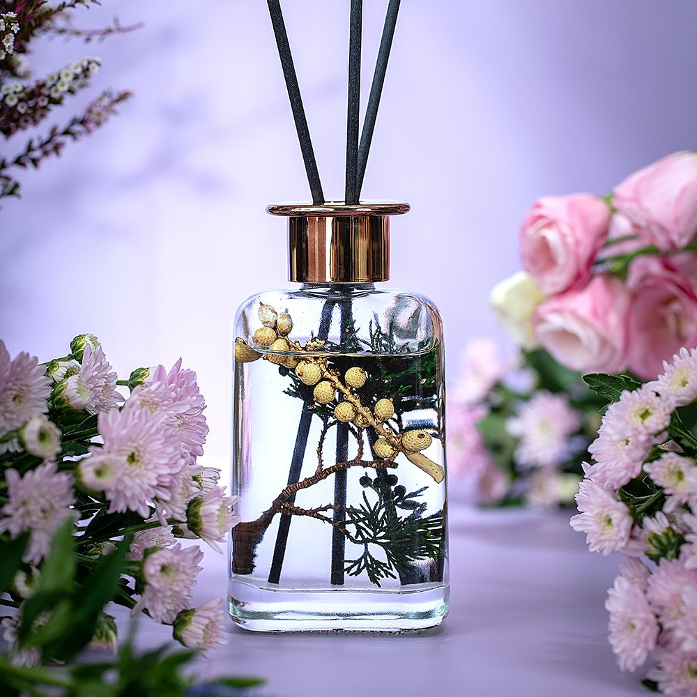 Made in China Luxury Perfume Rattan Stick Glass Bottle Reed Diffuser With Natural Aroma Essential Oil