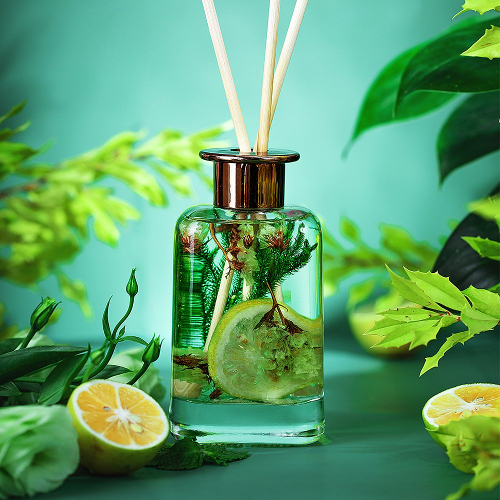 Made in China Luxury Perfume Rattan Stick Glass Bottle Reed Diffuser With Natural Aroma Essential Oil
