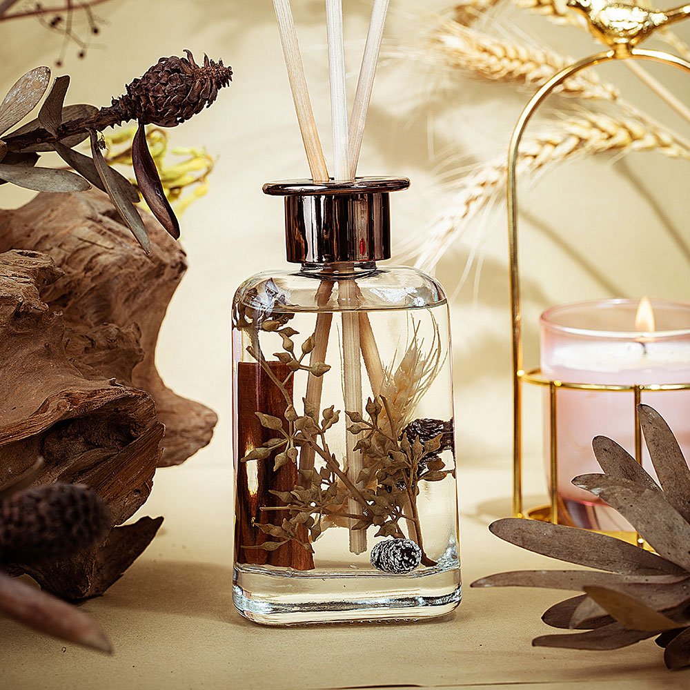 Made in China Luxury Perfume Rattan Stick Glass Bottle Reed Diffuser With Natural Aroma Essential Oil