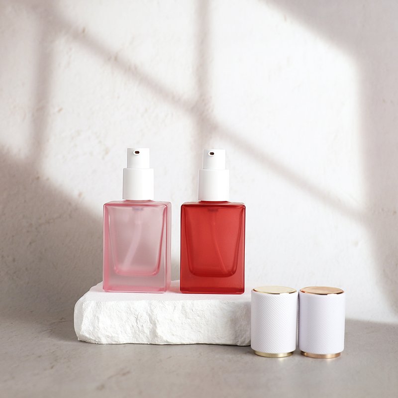 Factory custom 30ml square thick powder bottom liquid glass bottle emulsion bottle cosmetics packaging bottle