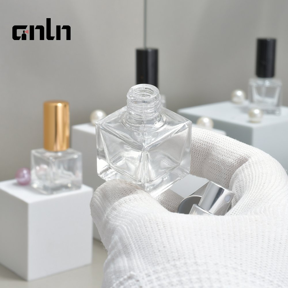 ANLN Empty 5ml mini luxury square clear glass spray perfume bottle with Gold Aluminum sprayer cap