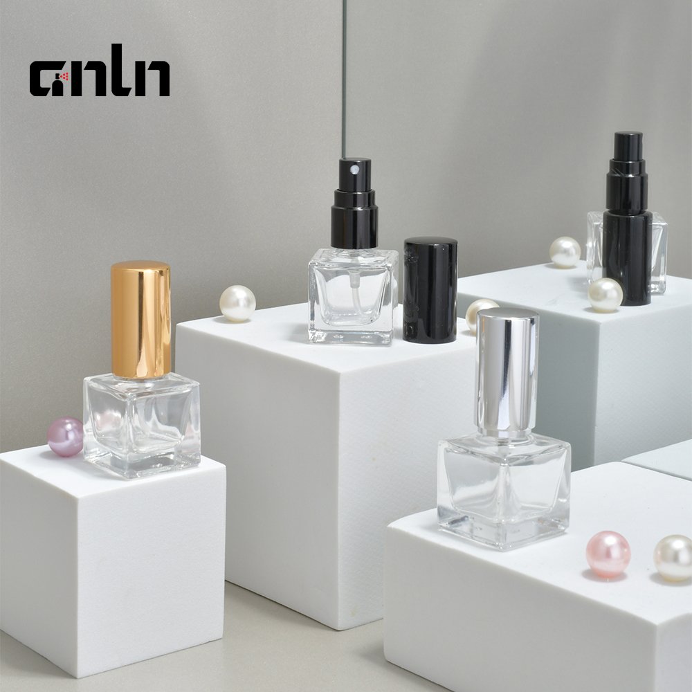 ANLN Empty 5ml mini luxury square clear glass spray perfume bottle with Gold Aluminum sprayer cap